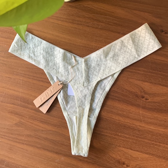 SKIMS Logo Mesh Thong Underwear Size Small - Picture 6 of 6